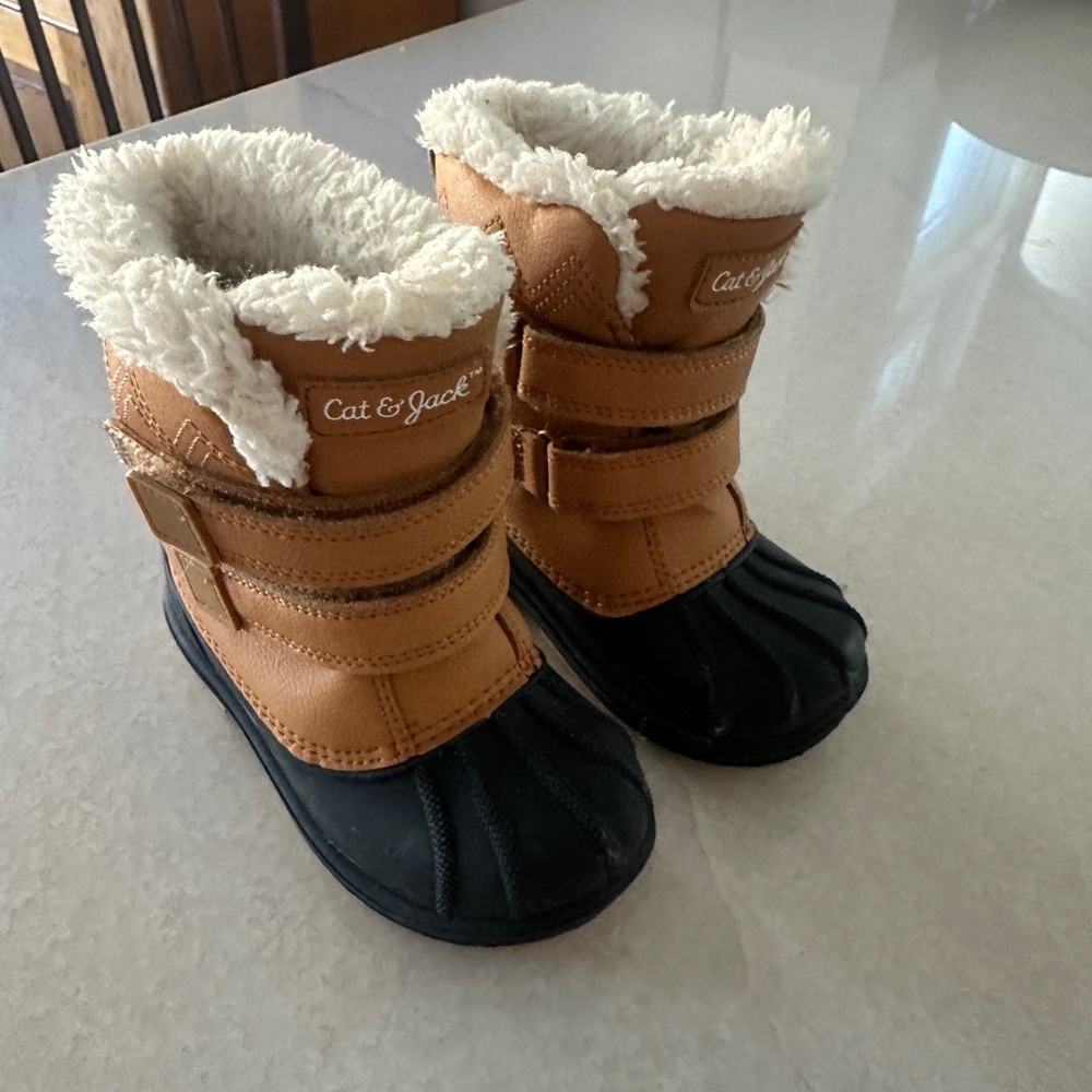 Target Cat & Jack Tan and Black Kids Snow Boots